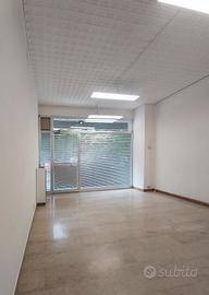 Locale ufficio-negozio