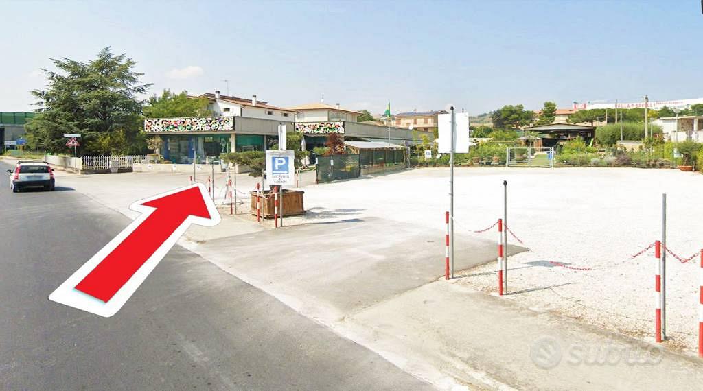 Immobile di 750 m² con 3 locali a Porto San Giorgi - Altro