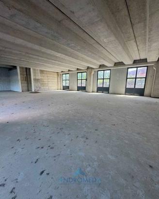 Immobile di 540 m² a Caserta