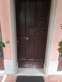 Portale di ingresso in pietra di apricena