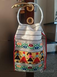 Portatutto ricamato a mano manifattura sarda