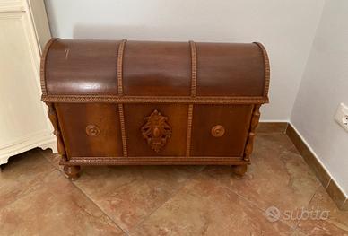 Cassapanca in legno, stile rinascimento