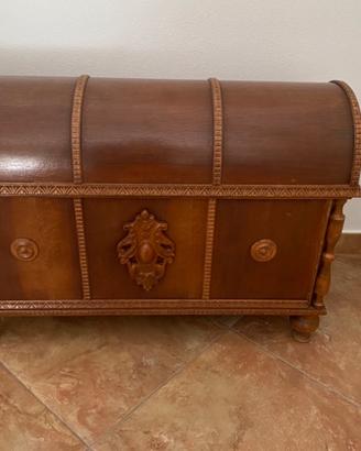 Cassapanca in legno, stile rinascimento