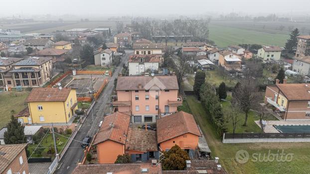 5 LOCALI A REGGIO NELL'EMILIA