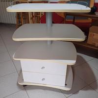 Mobiletto con scaffali e cassetti