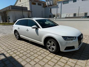 Audi A4 Avant 35TDI BUSINESS