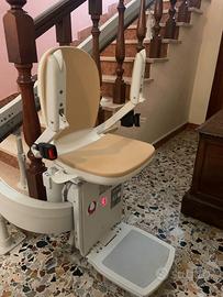 Montascale per Anziani, Elettrico, a Poltroncina