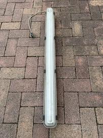 Lampade al neon da soffitto