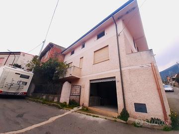 Villacidro - Indipendente con ampio garage