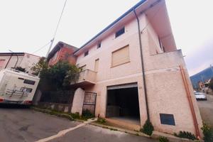 Villacidro - Indipendente con ampio garage