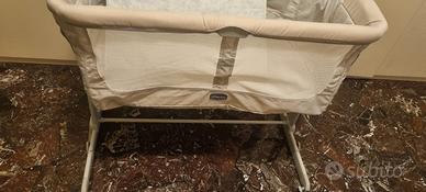 culla chicco next to me