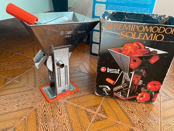 Macina pomodoro per conserve