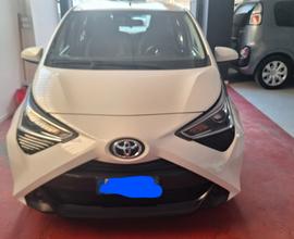 Toyota Aygo 1.0 VVT-i 72 CV 5 porte x-clusiv