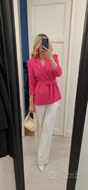 Blazer fucsia elegante con cintura