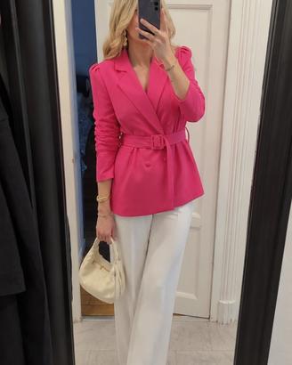Blazer fucsia elegante con cintura
