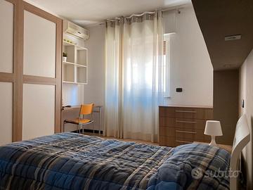 Stanza per studentesse Bari via trento