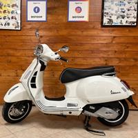 Piaggio Vespa 300 GTS hpe Super - Interessi 0