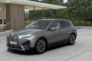 BMW iX xdrive40 pacchetto sportivo
