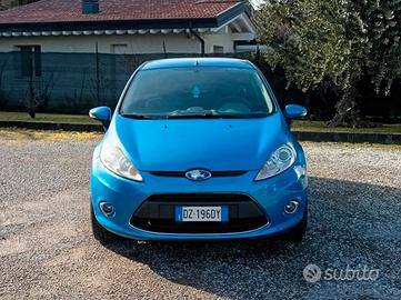 ford fiesta 1400 gpl titanium