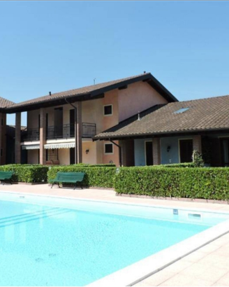 Residence con piscina a Peschiera del Garda