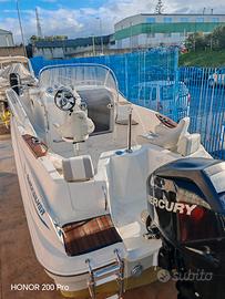 Quicksilver Commander 635 WA + Mercury F150 Verado