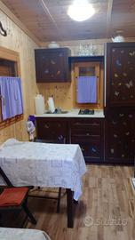 casetta in legno da campeggio 