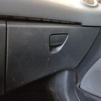 Cassetto portaoggetti FORD FIESTA del 2011