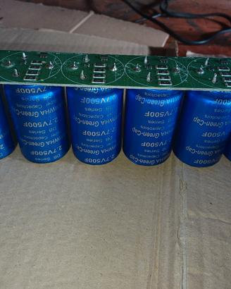 supercondensatori a 2.7 volt con circuito incorp.