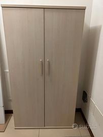 Armadio scarpiera e porta scope