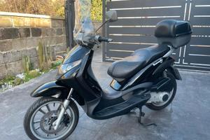 Piaggio Beverly 200
