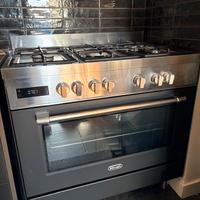 Cucina a gas con forno ventilato DE LONGHI