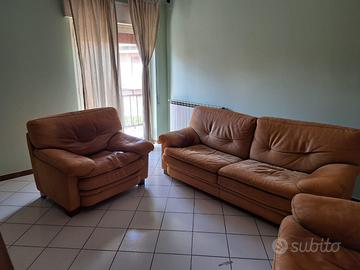 Divano e due poltrone