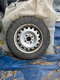 Gomme auto