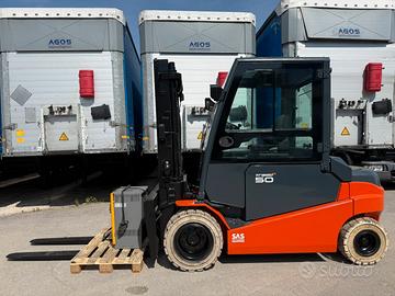 Carrello elevatore elettrico 4 ruote Toyota 8FBMT5