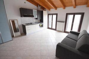 MONOLOCALE A SEREGNO