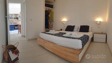 Lampedusa Center|Professional Workers Long T|WiFi