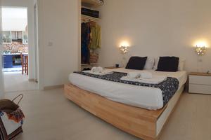 Lampedusa Center|Professional Workers Long T|WiFi