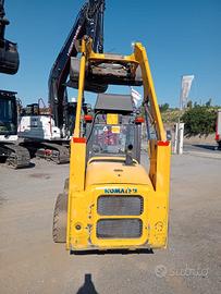 Minipala gommata Komatsu SK815