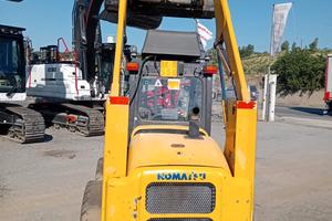 Minipala gommata Komatsu SK815