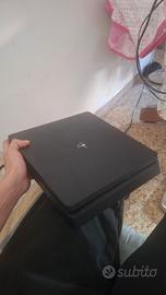PS4 500GB + 2 Controller + 2 Giochi (GTA V e Days