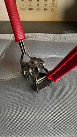 tappatrice manuale per tappi a corona