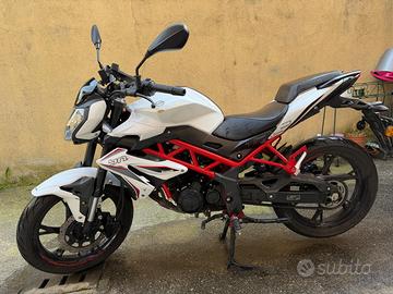 moto Benelli 125
