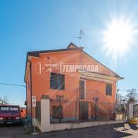 RIF:CV265 - Casa singola con due appartamenti sepa