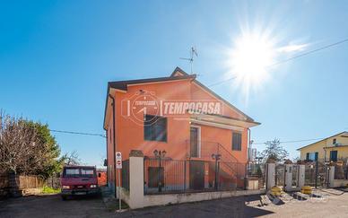 RIF:CV265 - Casa singola con due appartamenti sepa