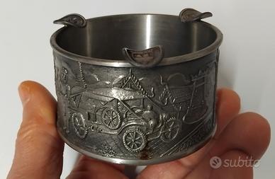 VECCHIO POSACENERE IN METALLO VINTAGE 