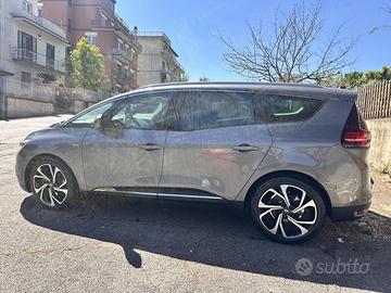 Megane grand scenic 7 posti