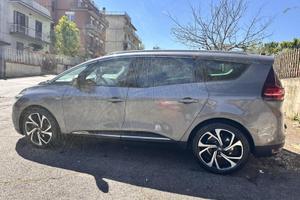 Megane grand scenic 7 posti