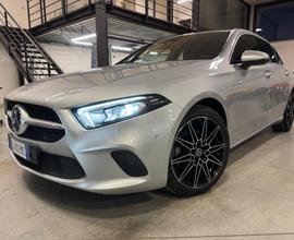 MERCEDES-BENZ A 200 d Sport