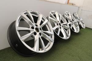 Cerchi in lega Ford Focus Volvo XC40 Peugeot 17
