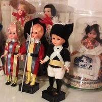 8 bambole da collezione 